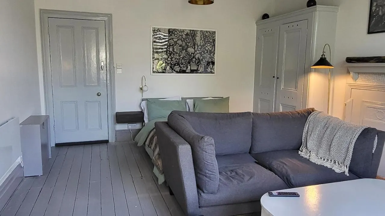 16 Big Comfy Studio - Great Location - Free Onsite Parking - Comfy Bed 布赖顿 公寓
