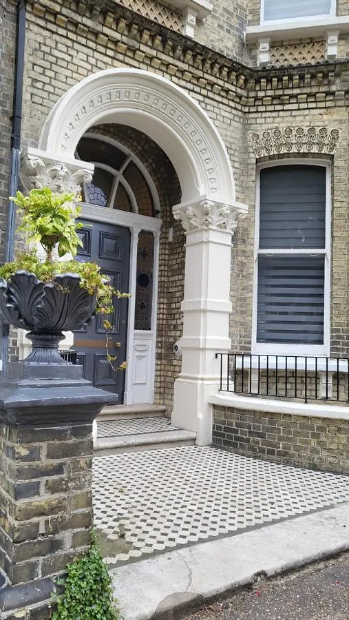 16 Big Comfy Studio - Great Location - Free Onsite Parking - Comfy Bed 布赖顿 0*,